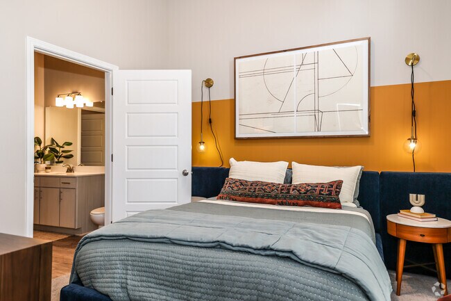 Interior Photo - 1001 Tyvola