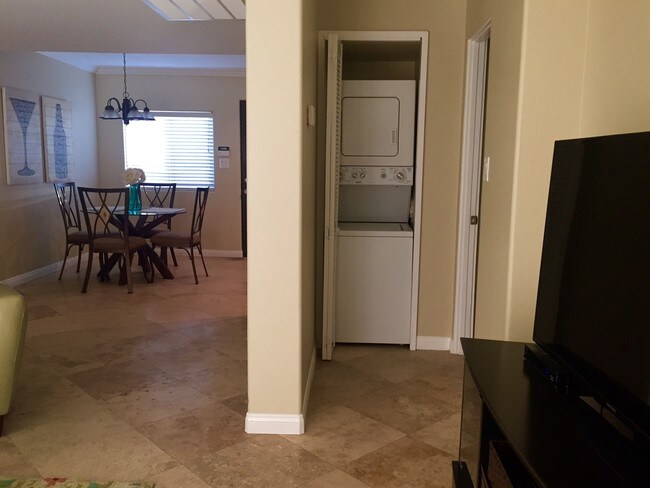 Stacking Washer / Dryer in unit! - 40235 Harris Ln