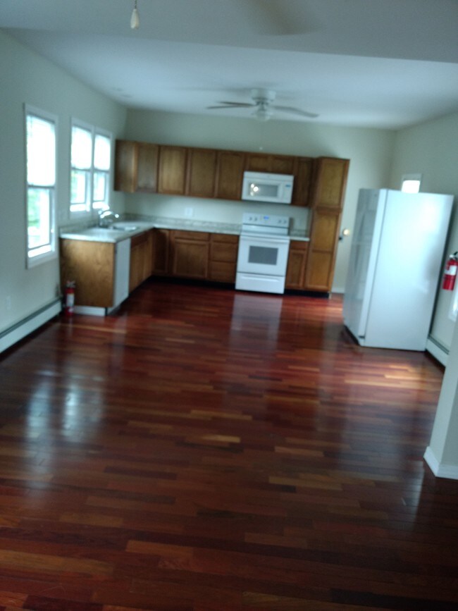 Kitchen - 92 Kennedy Rd