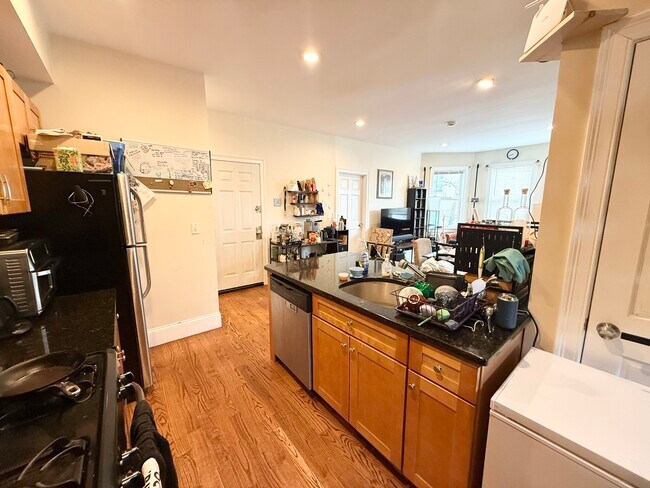 Building Photo - 12 Bickford Ave