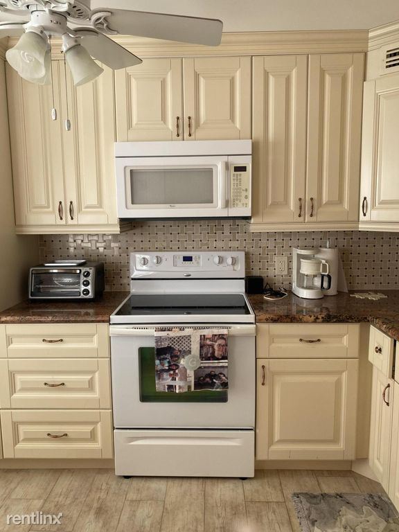 Building Photo - 2 br, 2 bath House - 2056 Rexford C # 2056
