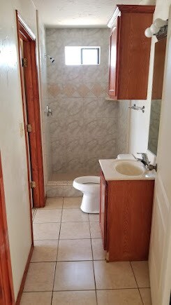 Foto del edificio - 2000 Circle Dr