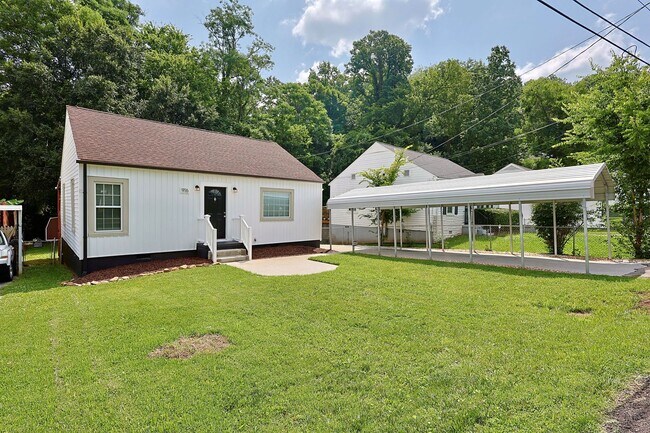 Foto del edificio - Coming Soon South Knoxville Cottage!!!