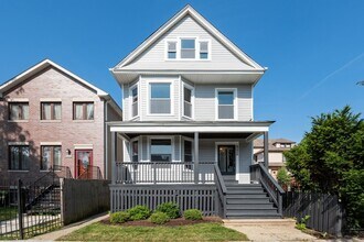 Building Photo - 4226 N Bernard St