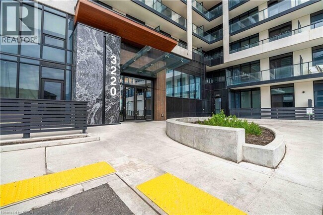 Photo du bâtiment - 3220 William Coltson Ave