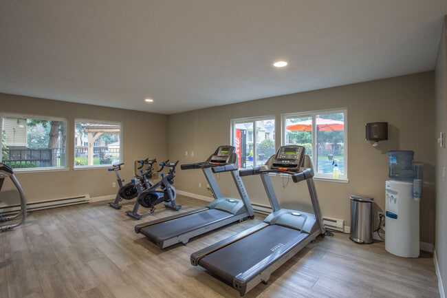 Apartamentos Silver Oak — foto de la comunidad - Silver Oak Apartments
