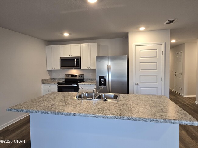 Building Photo - 5116 Sienna Dr