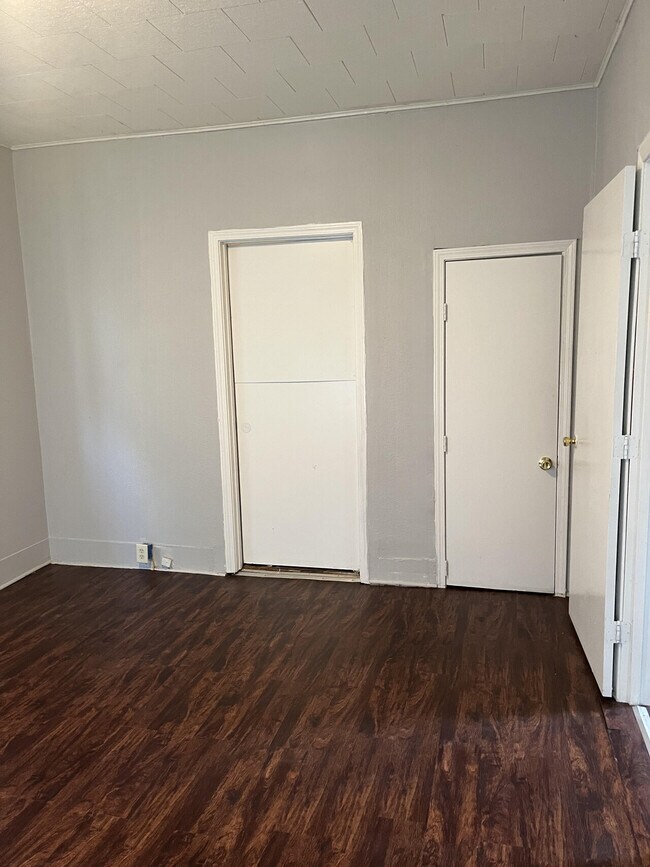 Building Photo - 203 Peach St