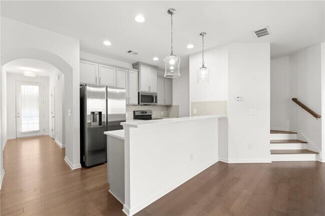 Foto del edificio - 2212 Triple Crown Ln