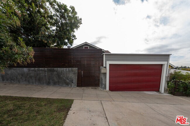 Foto del edificio - 5150 Almaden Dr