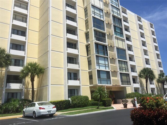 Building Photo - 800 S Gulfview Blvd