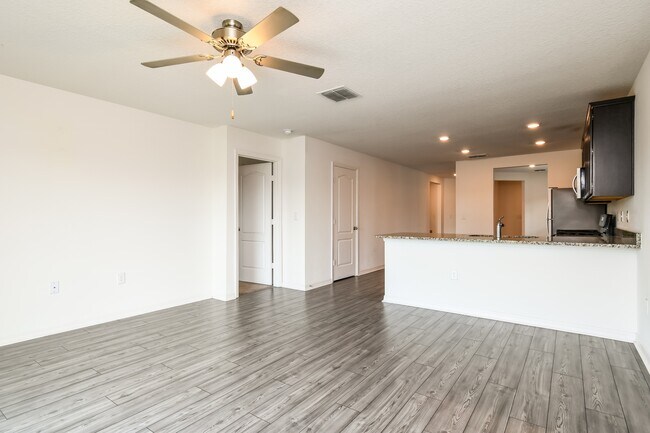 Building Photo - 325 Kensington View Dr