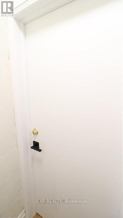 Building Photo - 875 Millwood Rd