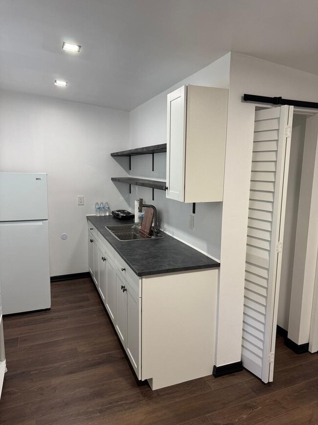 Foto del edificio - 1 Bed 1 bath Efficiency