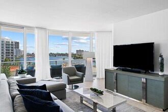 Building Photo - 401 N Birch Rd