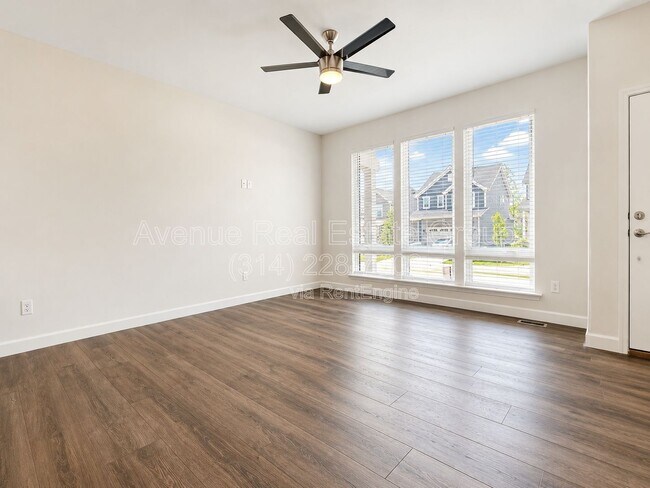 Foto del edificio - 36 Pheasant Ln