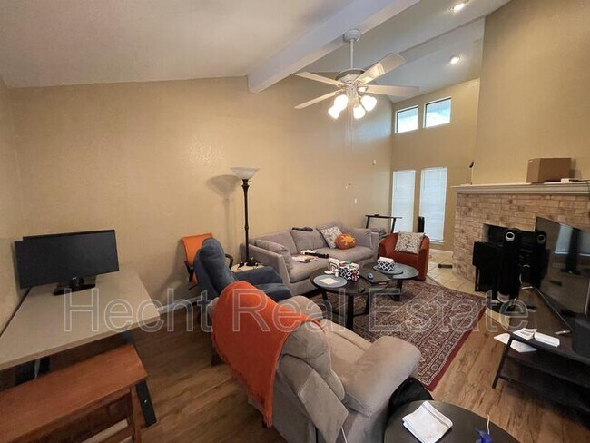 Foto del edificio - 4003 Tealwood Trail