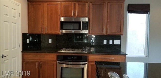 Foto del edificio - 6213 Burrell Ct