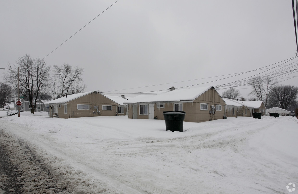 Primary Photo - 1168-1186 E 26th Ave