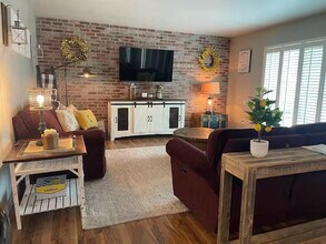 Building Photo - 153 Bahia Ln E