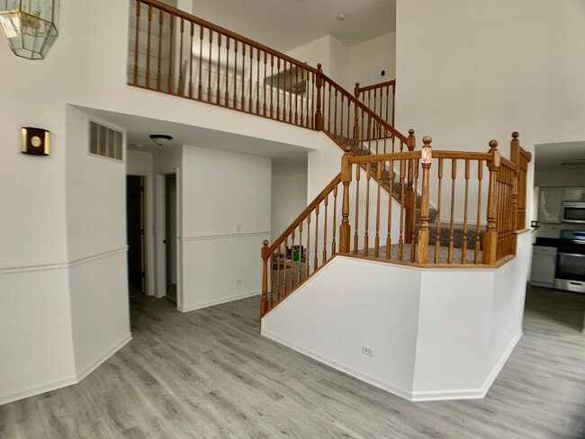 Building Photo - 3270 Haverhill Dr