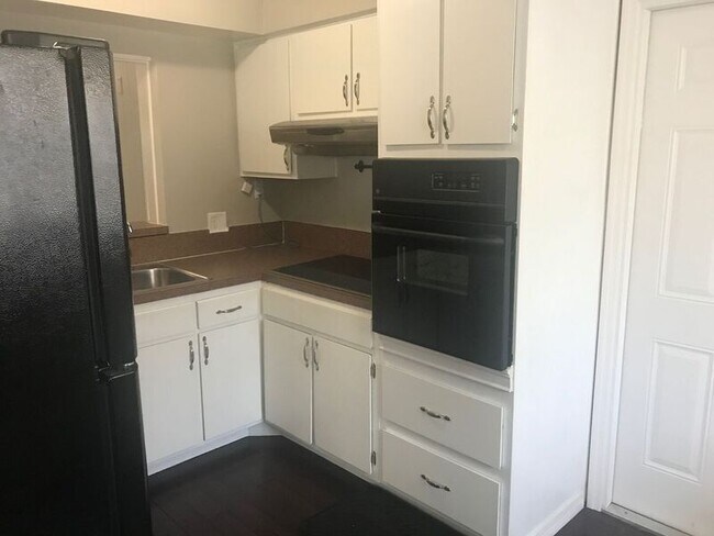 Foto del edificio - 1644 Tangerine St