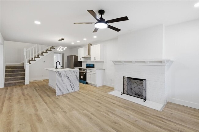 Foto del edificio - 1036 N Parker Ave