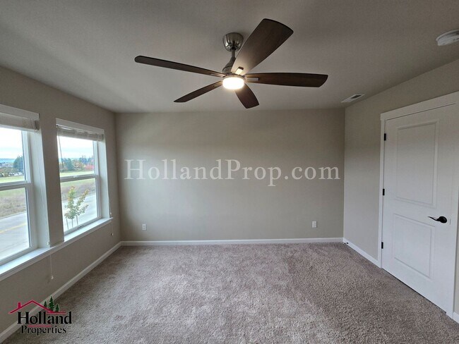 Foto del edificio - Charming 2-Bedroom, 2-Bath Home in a Prime Hillsboro Location *** Special offer of $150 on your f...