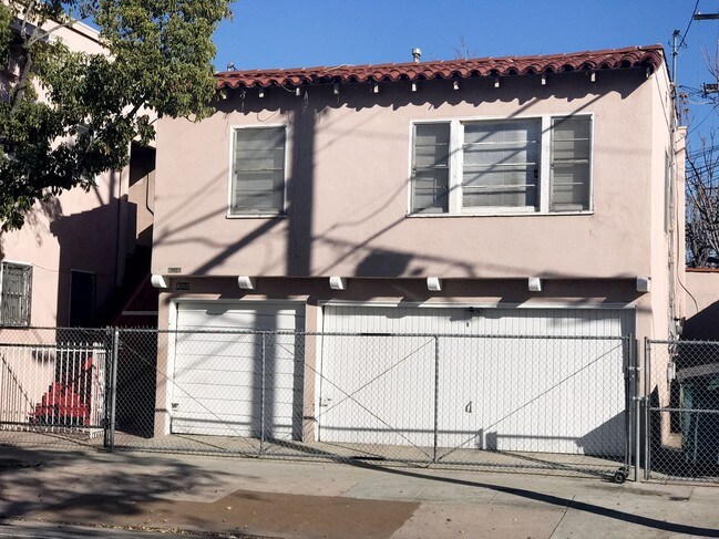 Building Photo - 874 W 40th Pl