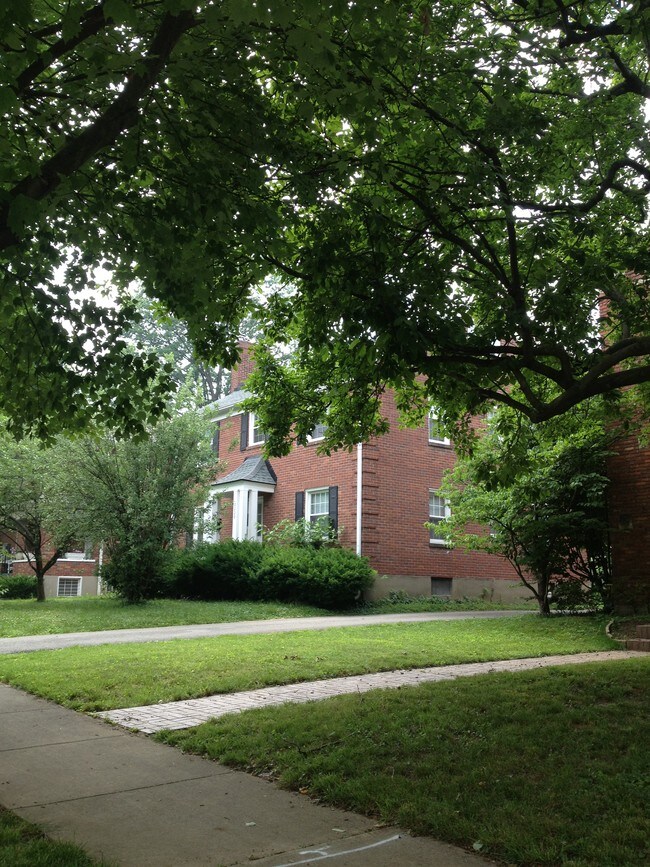 Foto del edificio - 2229 Tyler Ln