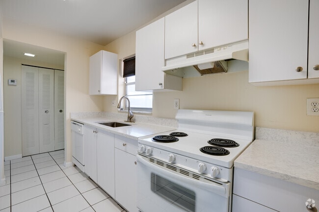 1 habitación, 1 baño - 600 pies cuadrados - Cocina - Coral Haven Apartments