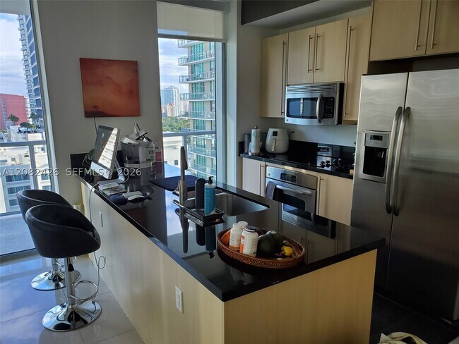 Foto del edificio - 1111 SW 1st St