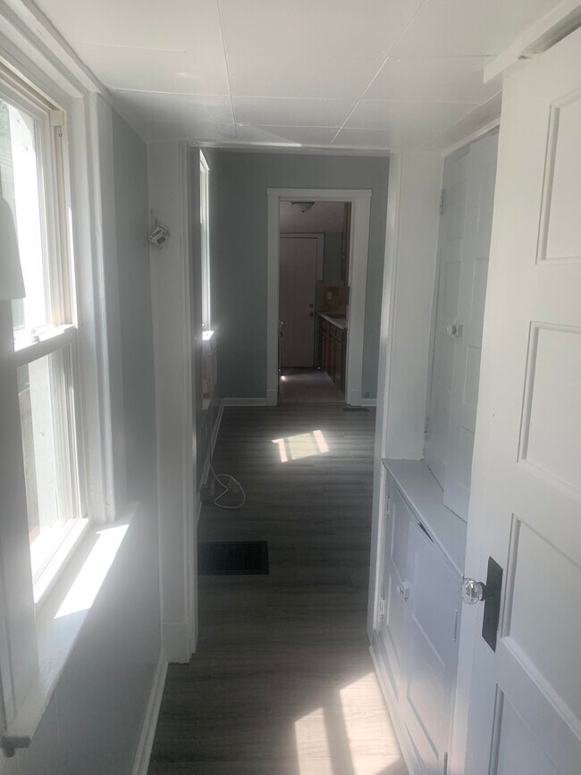 Pasillo principal - 221 Park Dr