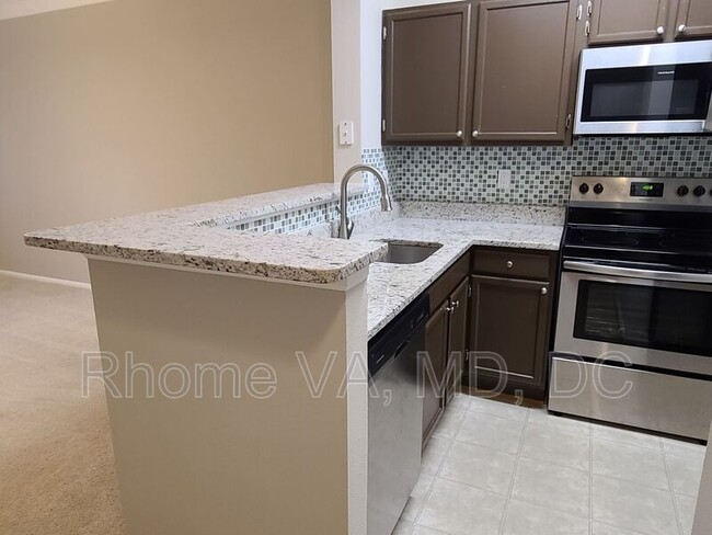Foto del edificio - 1581 Spring Gate Dr.