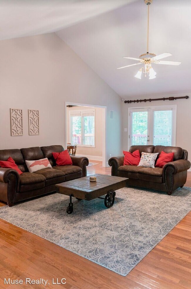 Building Photo - 3 br, 2 bath House - 2097 Diamond Head Circle