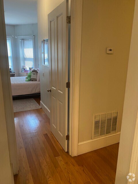 Building Photo - 1081 Beacon St
