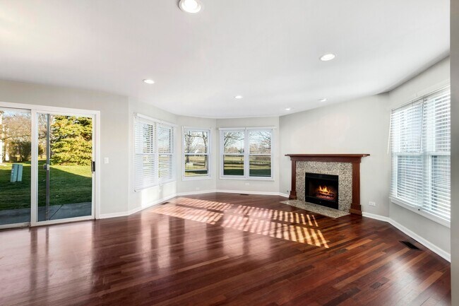 Building Photo - 316 Satinwood Terrace