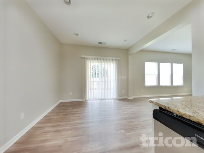 Building Photo - 6909 Barefoot Forest Dr