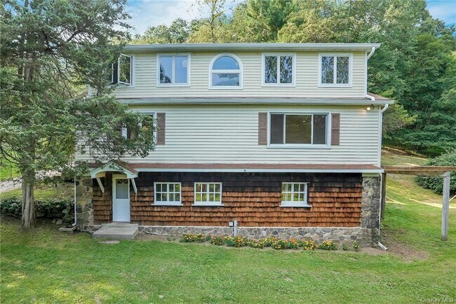 Building Photo - 660-680 Old Croton Lake Rd