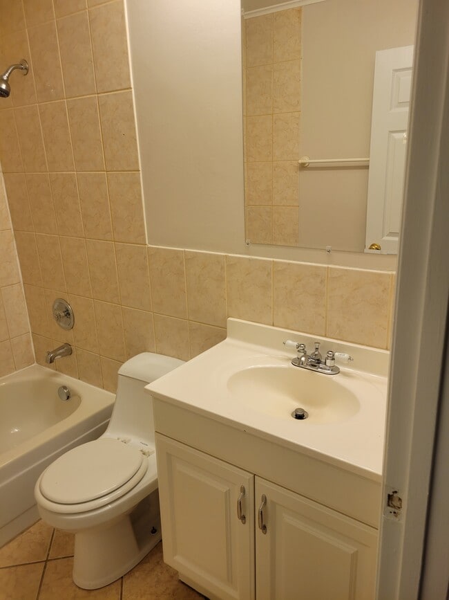 5280 Cricket Glen Ct Unit C, Saint Louis, MO 63129 Condo for Rent in