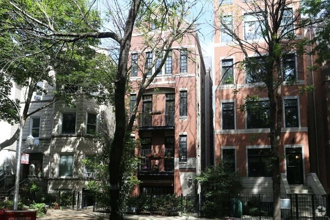 Building Photo - 824 W Buckingham Pl