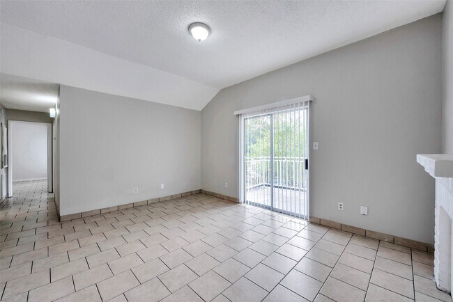 Foto del edificio - 6110 W Mt Houston Rd