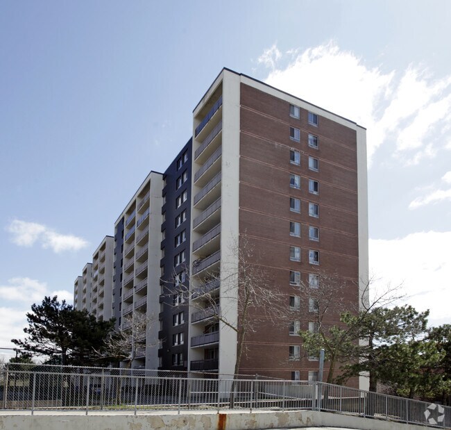 Photo du bâtiment - Rona Tower Apartments