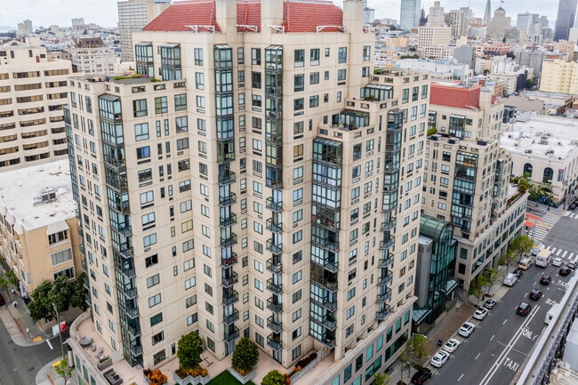 Daniel Burnham Court