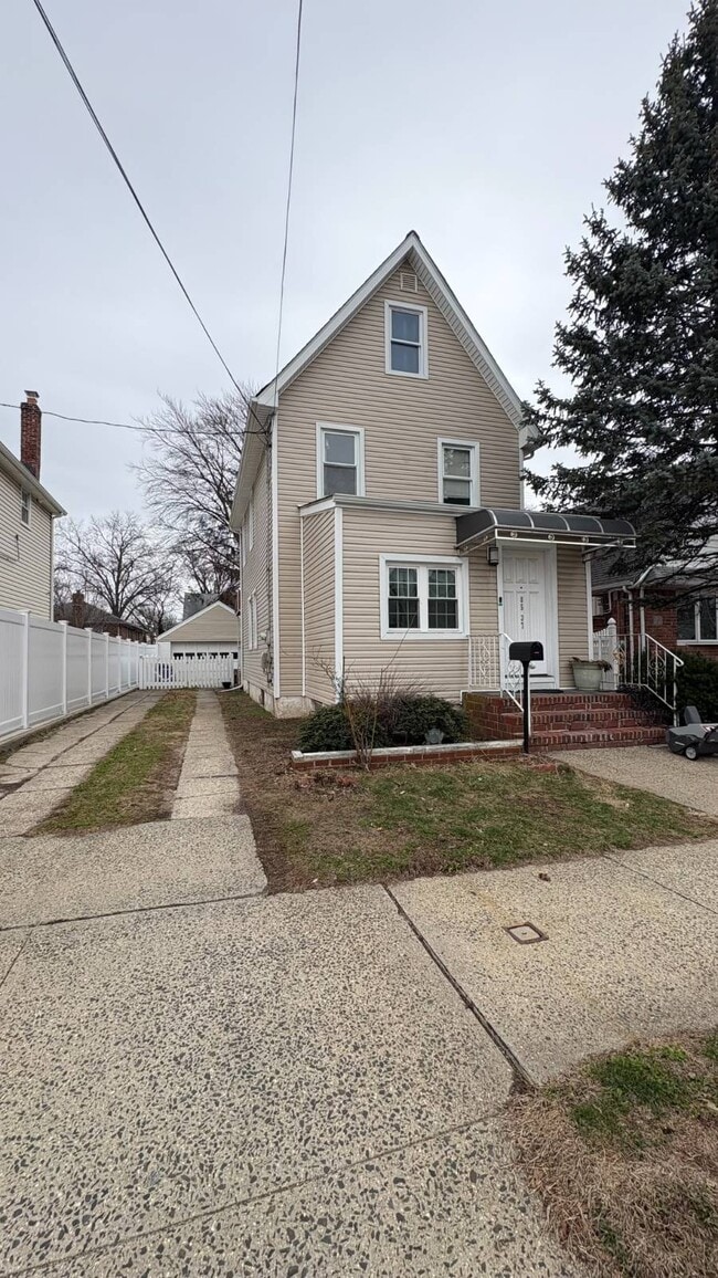 Building Photo - 85-37 264th St