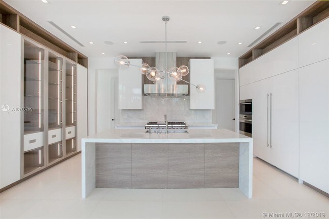 Foto del edificio - 6851 Sunrise Pl