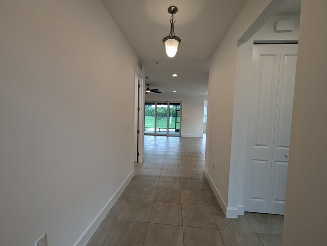 Foto del edificio - 13541 SW Oceanus Blvd