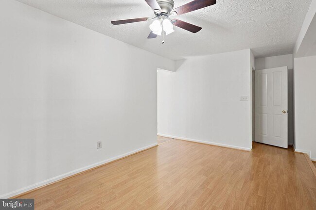 Building Photo - 9436 Fens Hollow