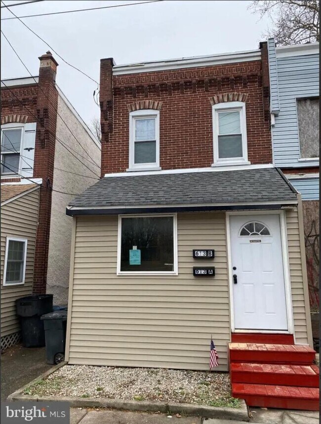 Foto del edificio - 613 E 12th St