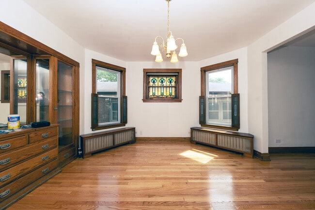 Building Photo - 5104 W Hutchinson St